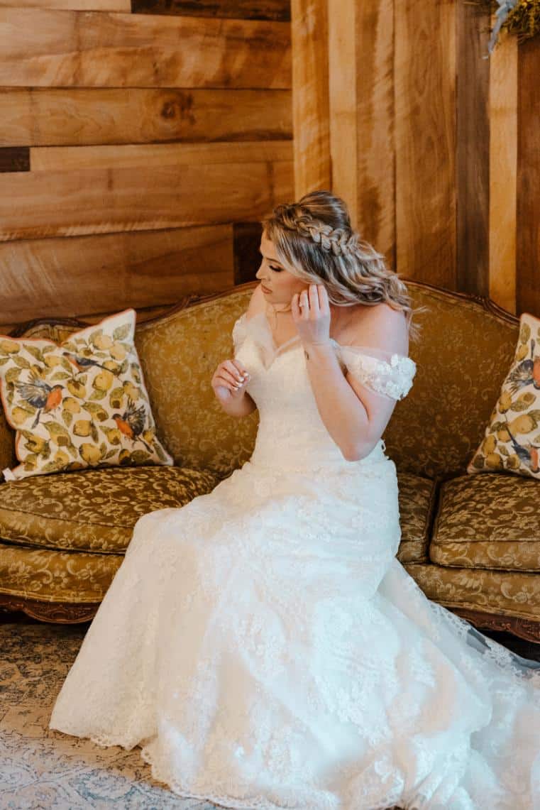 17 bailey and adam at our missouri wedding barn bailey and adam at our missouri wedding barn