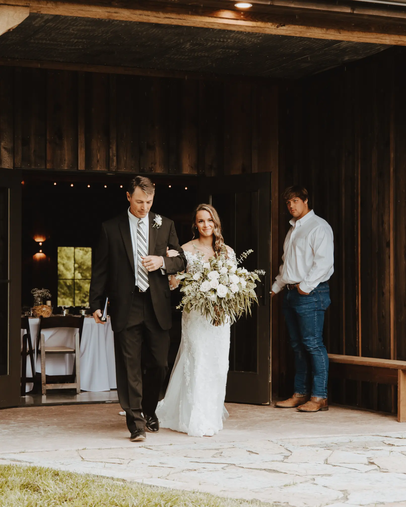 59 jacquelie and derek at our missouri wedding barn jacquelie and derek at our missouri wedding barn