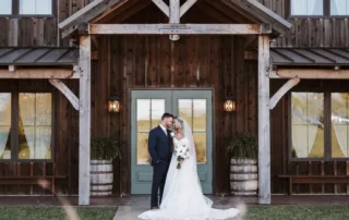 BS outdoor couple shots | midwest wedding venues